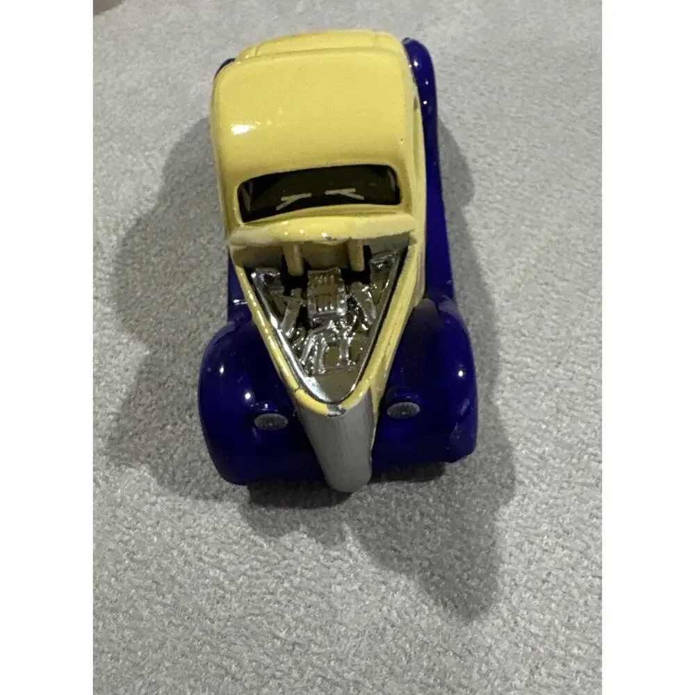 Lot Of 3 Maisto Die Cast Cars Toy Cars Vehicles Colorful